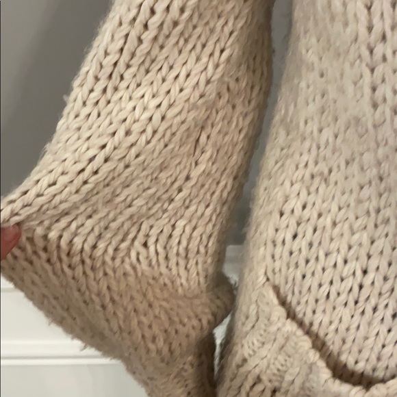 Volcolm Knit Cardigan - Picture 3 of 9